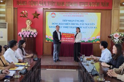 THẦY VÀ TRÒ TRƯỜNG THCS KIM THÁI CHUNG TAY ỦNG HỘ ĐỒNG BÀO VÙNG LŨ: LAN TỎA YÊU THƯƠNG – SAN SẺ KHÓ KHĂN (21/11/2025)