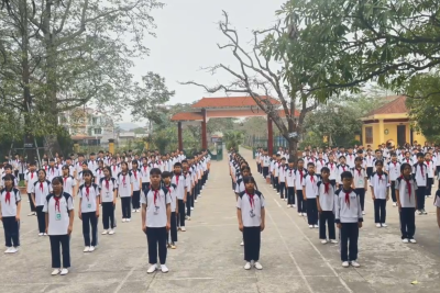 Phần biểu diễn võ nhạc Vovinam của học sinh trường THCS Kim Thái